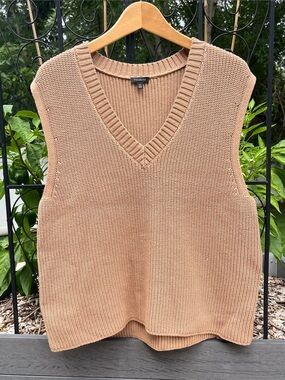 Talbots Women's Tan V-Neck Knit Sweater Vest Size XL Preppy Minimalist Academia